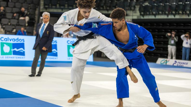 Combat de judo hommes