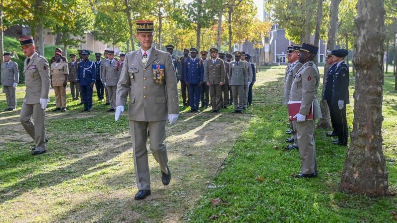 Visite du général Gout à l'EMD