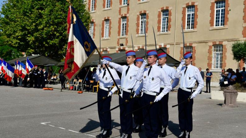 Lever des drapeux