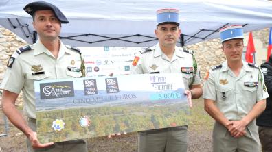 Remise du chèque pour les blessés de l'armée de Terre