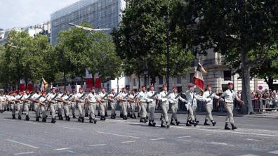 Le 2e RPIMa défile à Paris pour le 14 juillet 2023