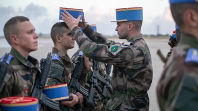 Remise des képis aux élèves-officiers de l'ESM