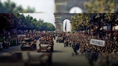 Foule sur les Champs Élysées regardant les blindés de la 2e DB 